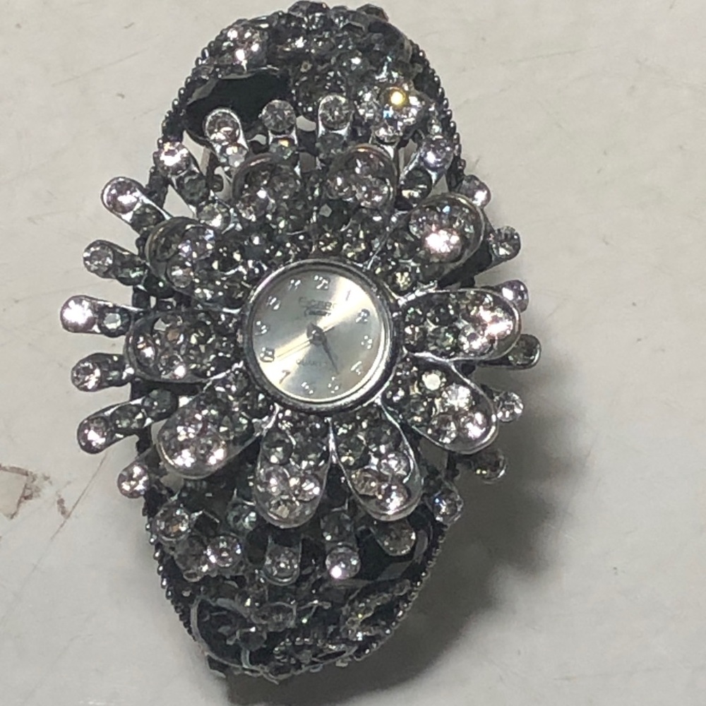 Figaro Couture Women's Gray Floral Cuff Band Analog Watch